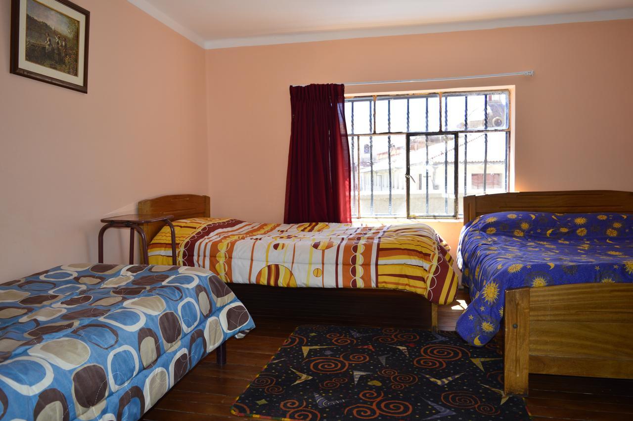 Hostal Florencia Copacabana  Luaran gambar